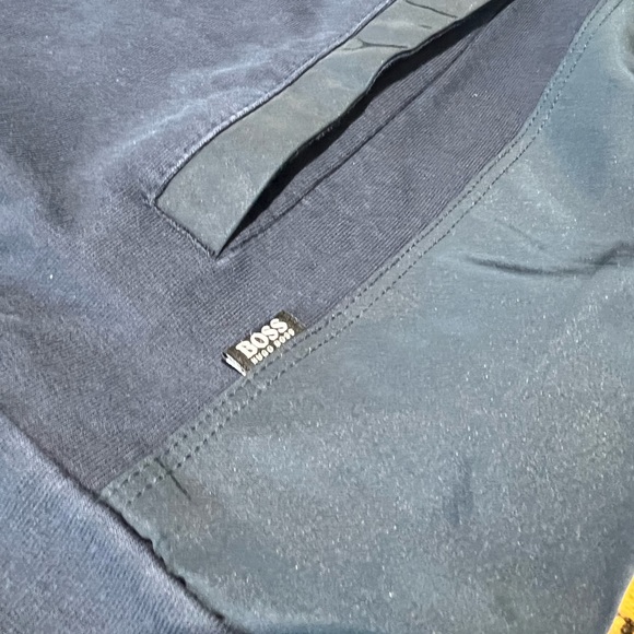 Hugo BOSS Full Zip sweater - Men’s Large - Picture 3 of 8